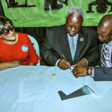 Mapp Signs Two-Year Step Increase Contract For Educators Following 9-Year Stall